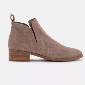 Dolce Vita Tivon Taupe Suede Bootie 9.5